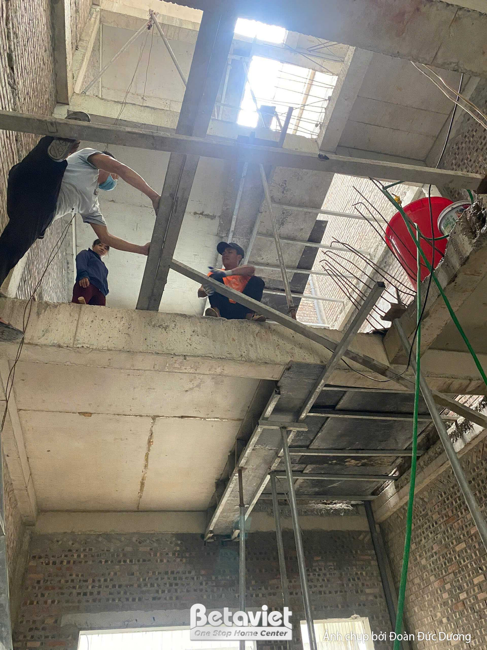 Thi công biệt thự TC24912, giai đoạn thi công phần thô – mặt ngoài công trình (3)