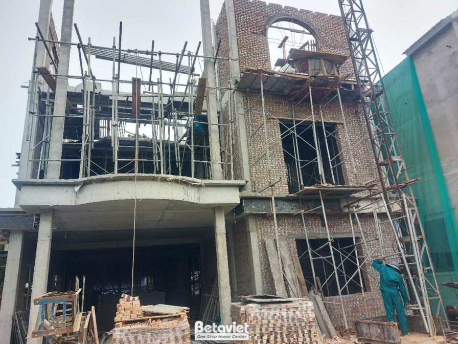 Thi công biệt thự tân cổ điển TC2001994, giai đoạn thi công phần thô – mặt ngoài công trình (10)