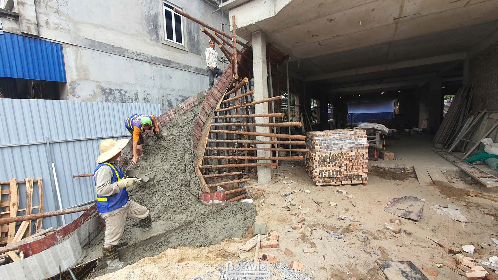 Thi công biệt thự tân cổ điển TC2001994, giai đoạn thi công phần thô – mặt ngoài công trình (15)