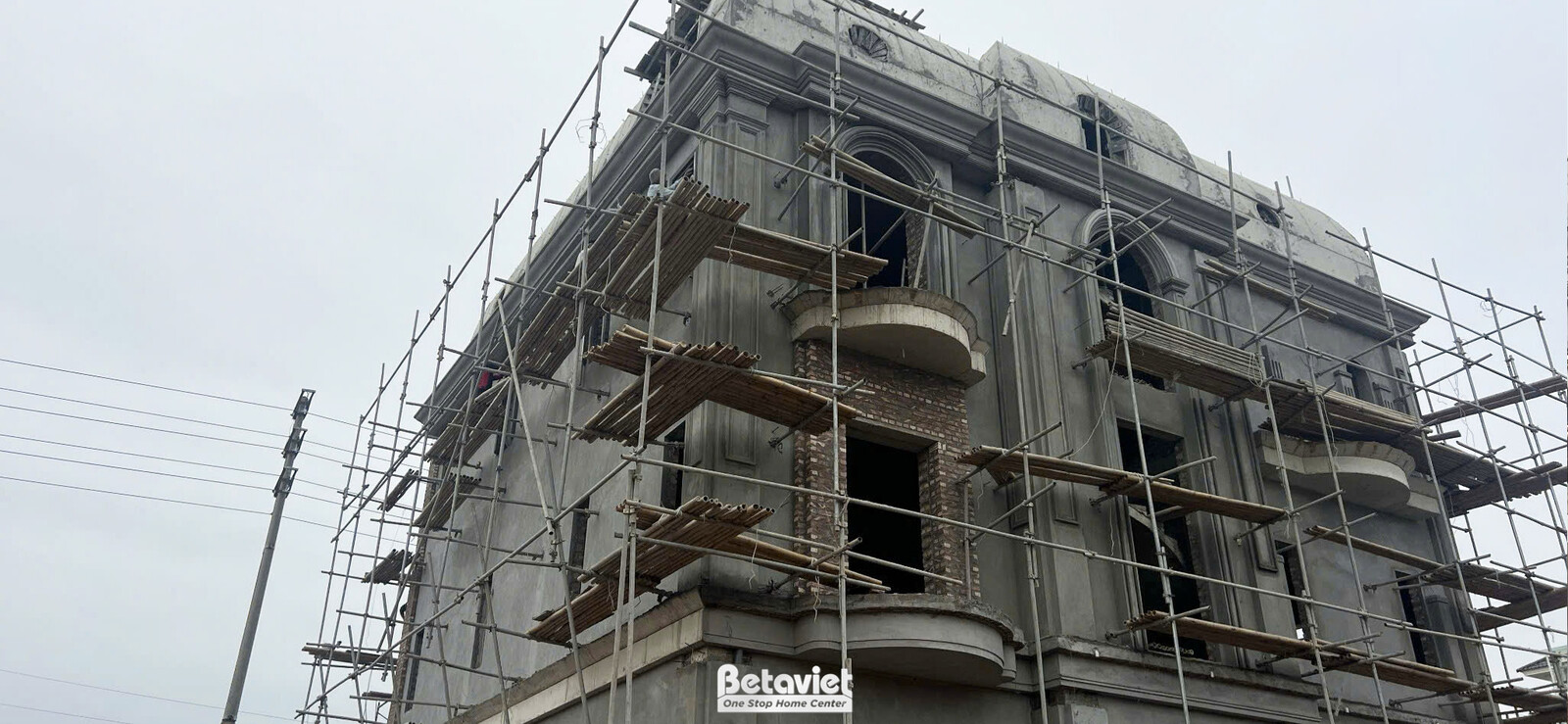 Thi công biệt thự tân cổ điển TC2009177, giai đoạn thi công phần thô – mặt ngoài công trình (7)