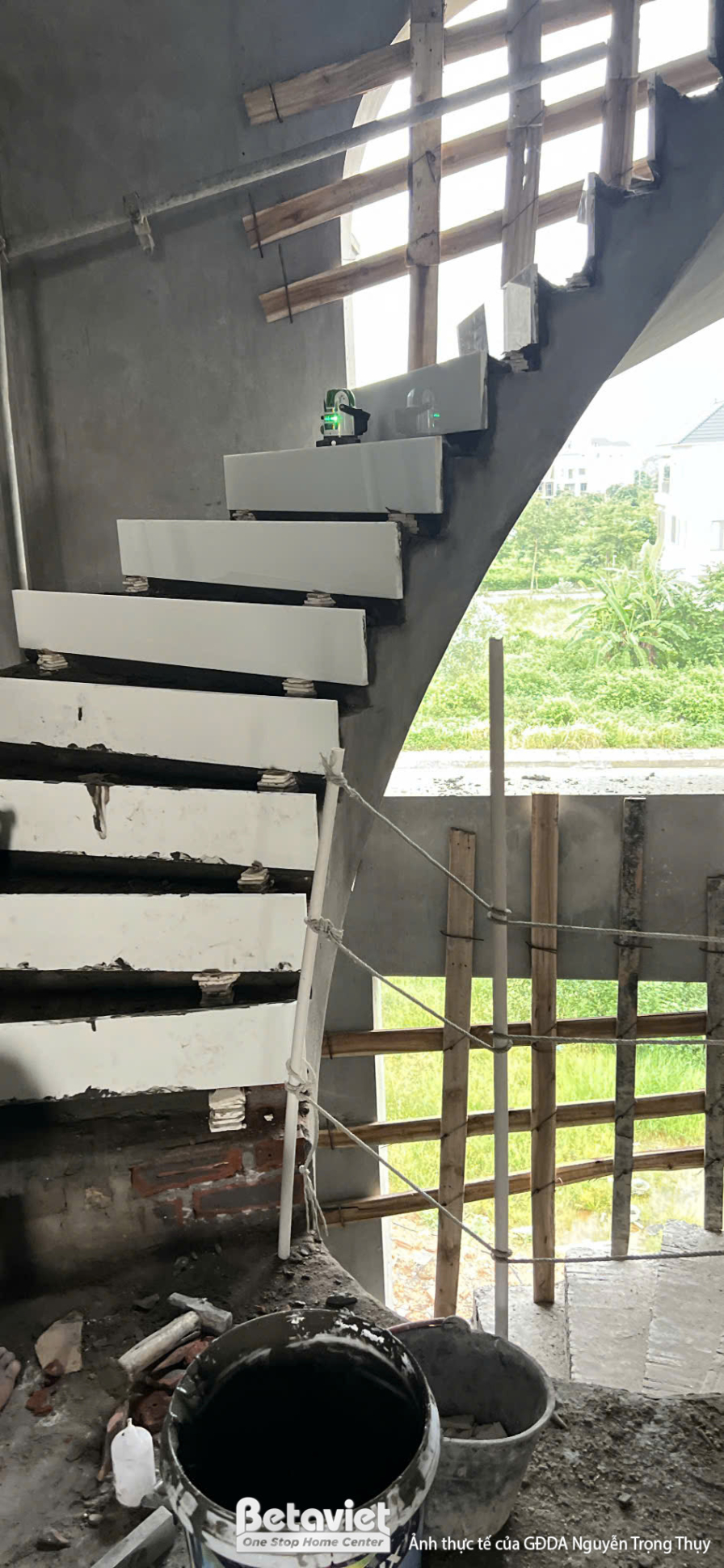 Thi công biệt thự tân cổ điển TC2009177, giai đoạn thi công phần thô – khu vực cầu thang (2)