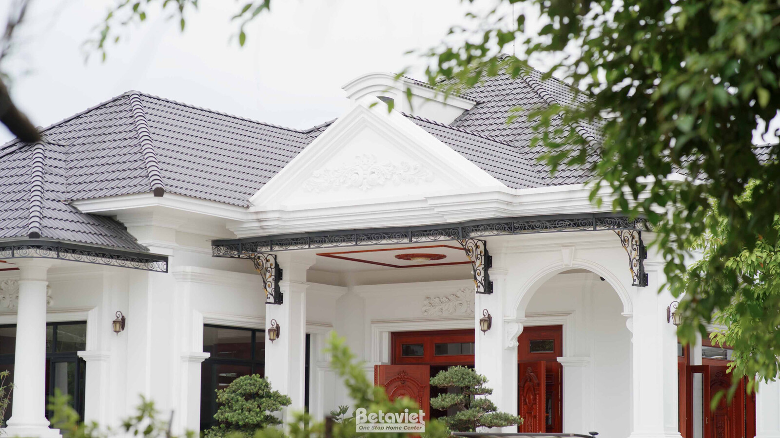 Thi công biệt thự 1 tầng tân cổ điển TC2003539, giai đoạn hoàn thành – sảnh chính