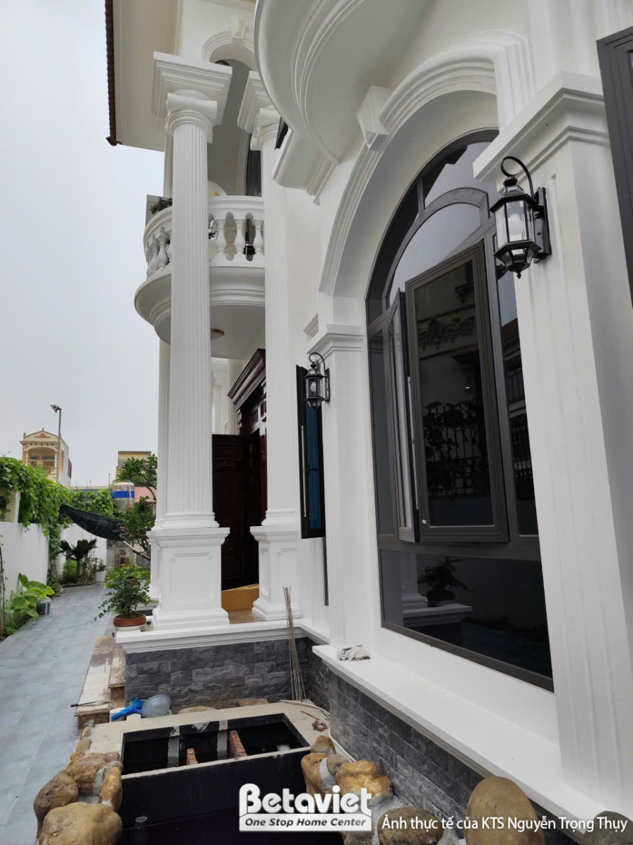 Thi công biệt thự 2 tầng tân cổ điển TC2600101, giai đoạn hoàn thành – mặt ngoài công trình (7)