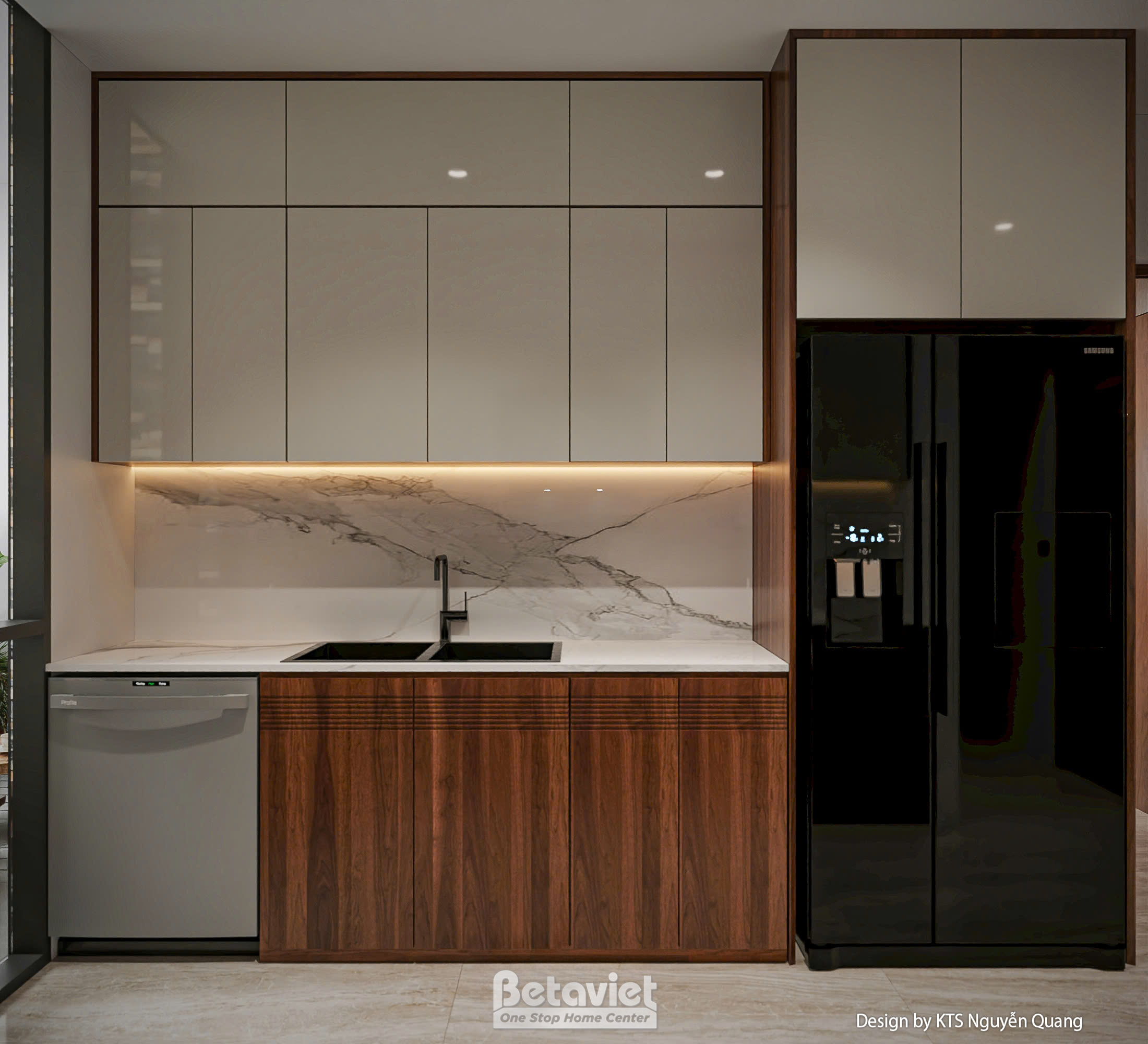 Cận cảnh quầy bếp với tủ trên màu trắng bóng, mảng backsplash ốp đá marble vân mây, tủ lạnh side-by-side màu đen nổi bật…