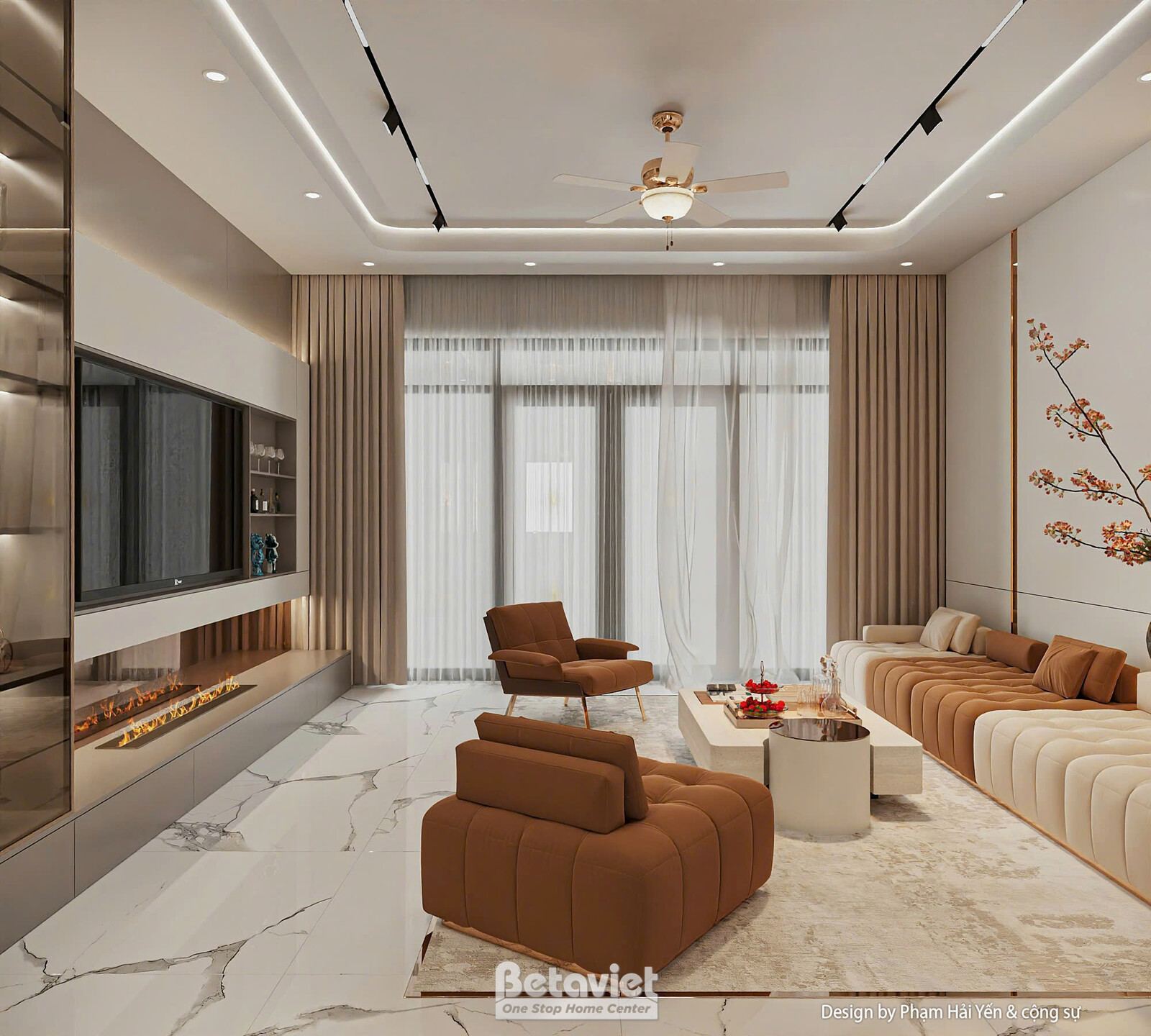 Phòng khách nhìn về hướng kệ tivi viền kim loại mạ đồng, ghế da nâu, sofa nỉ kem dáng bo, cành hoa trang trí trên tường, r…
