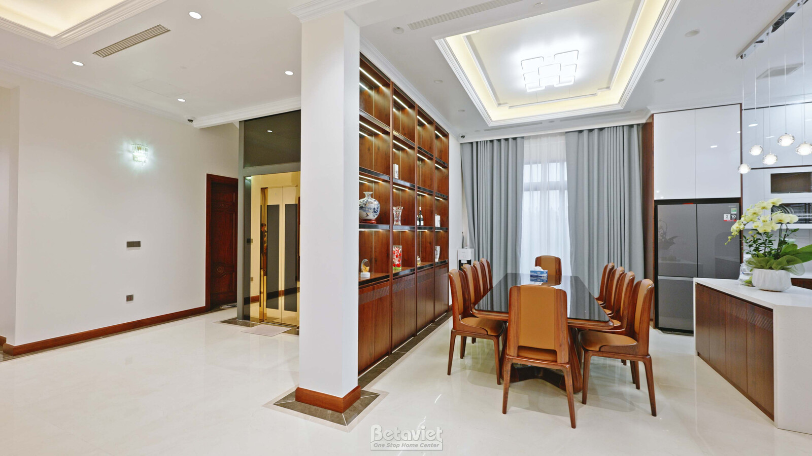 Thi công biệt thự 3 tầng hiện đại HT5001412, giai đoạn hoàn thành – phòng bếp và phòng ăn (2)