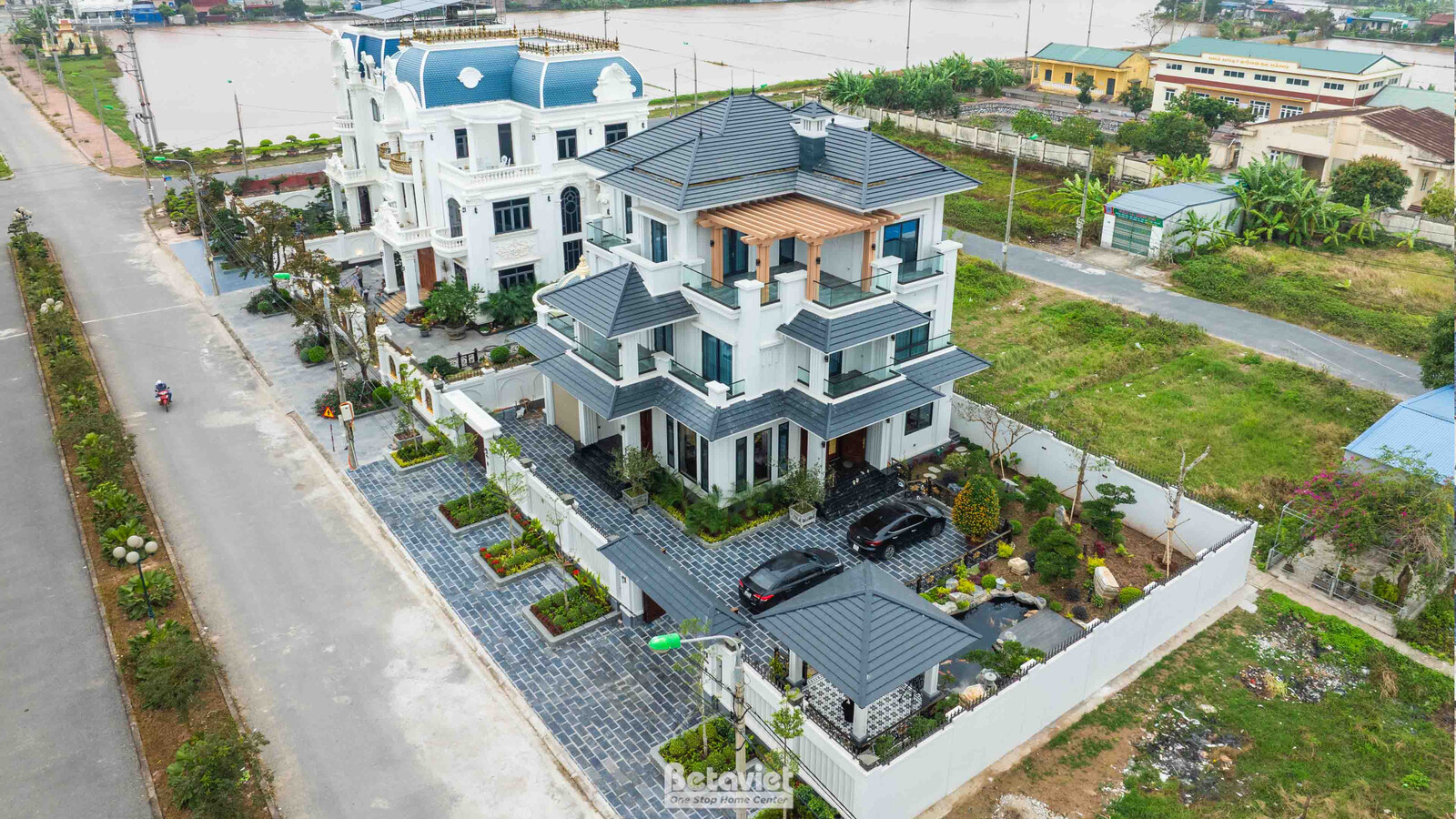 Thi công biệt thự 3 tầng hiện đại HT5001412, giai đoạn hoàn thành – mặt ngoài công trình (2)